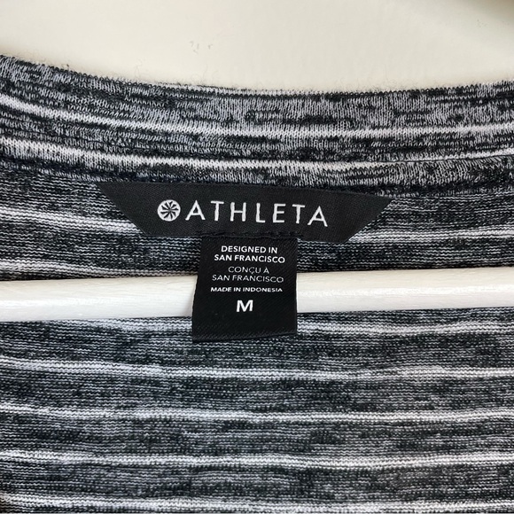 Athleta Breezy Scoop V-Neck Tee Spring 2022 Size Medium - Picture 5 of 11